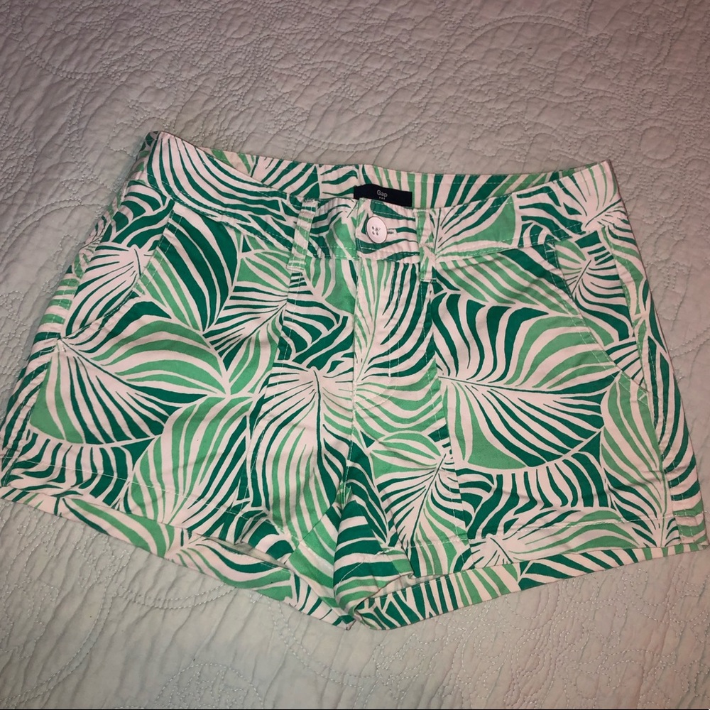 GAP SHORTS